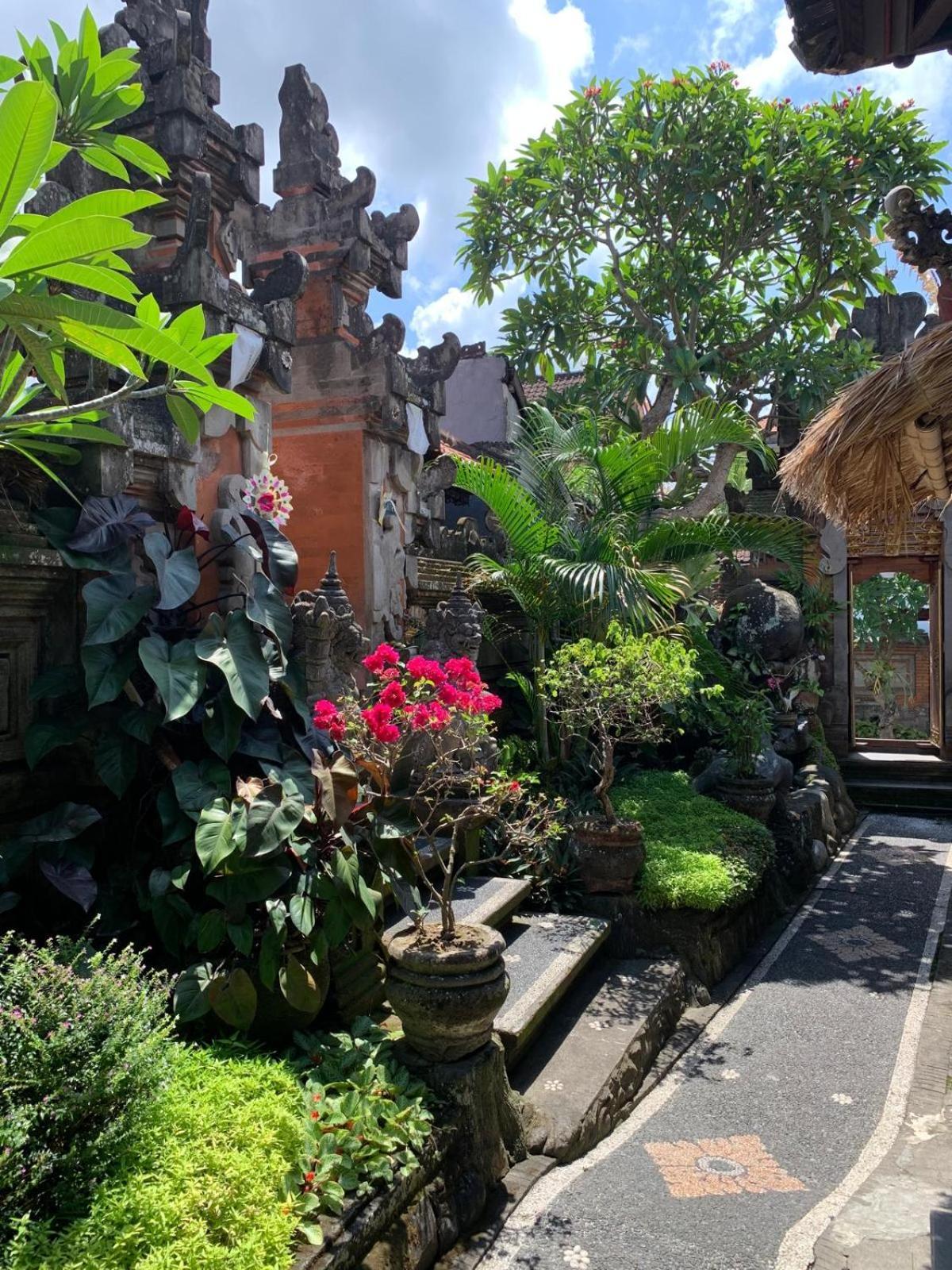 Dewi Antara Homestay Ubud  Exterior photo